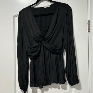 Pleione black dot pattern front twist blouse size Large